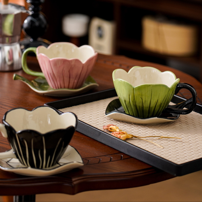 Coffee Tea And Leaf - Unregelmäßige handbemalte Kaffeetasse Teller Set Exquisite