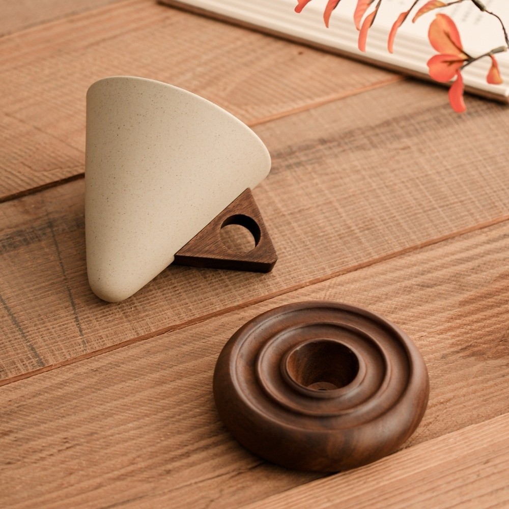 Grobe Keramik-Dreieckstasse im – Coffee Tea Pictures Bewertung und Preis
